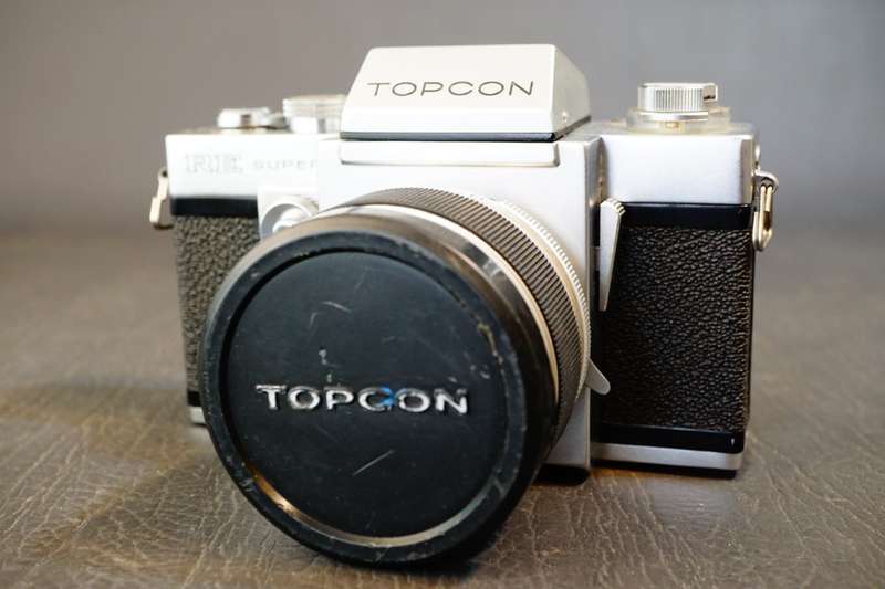 Topcon RE Super 35mm SLR Camera with Topcor 58mm F1.4 Lens + Waist Level Finder **Great Condition**