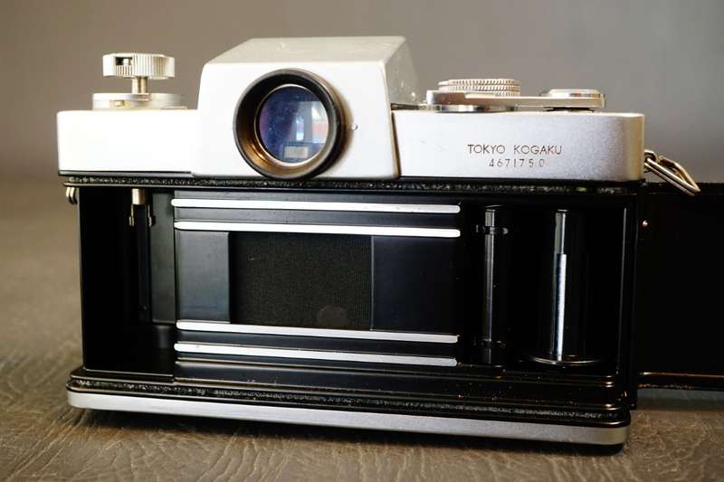 Topcon RE Super 35mm SLR Camera with Topcor 58mm F1.4 Lens + Waist Level Finder **Great Condition**