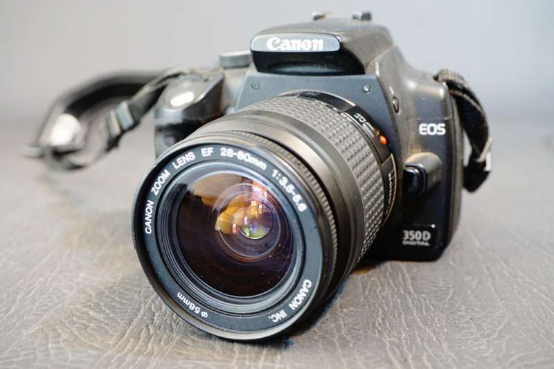 Canon EOS 350d Digital SLR Camera with Canon EF 28-80mm Lens, Battery and Charger **Good Condition**