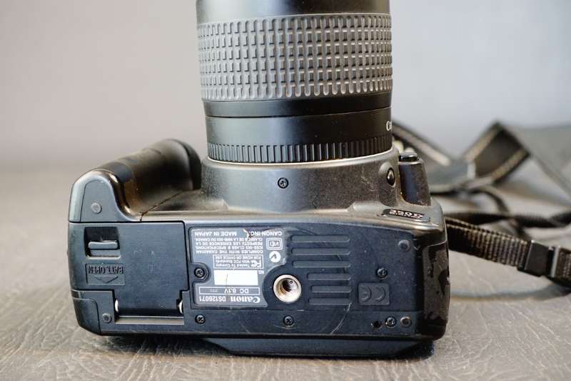 Canon EOS 350d Digital SLR Camera with Canon EF 28-80mm Lens, Battery and Charger **Good Condition**