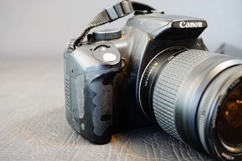 Canon EOS 350d Digital SLR Camera with Canon EF 28-80mm Lens, Battery and Charger **Good Condition**