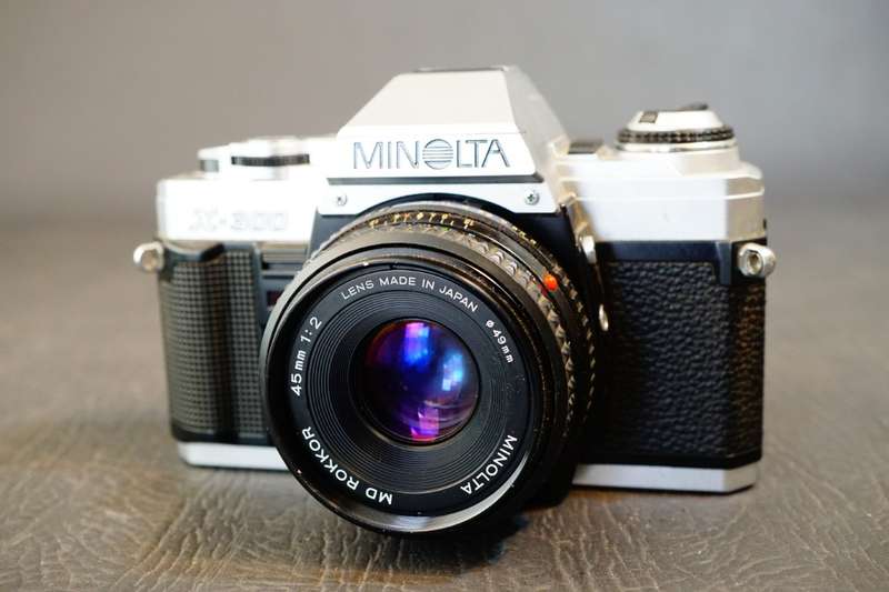 Minolta x300 35mm SLR Camera with MD Rokkor 45mm F2 Pancake Lens  **Great Condition**