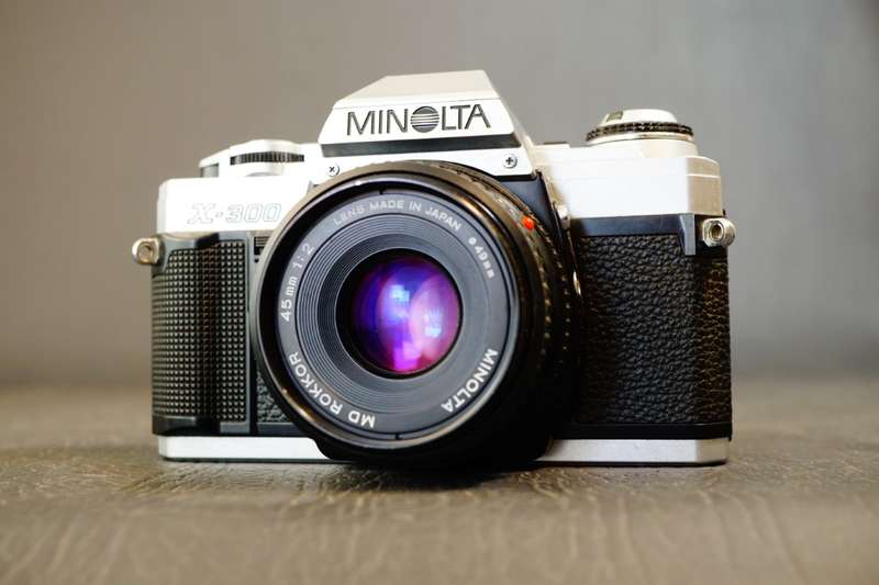 Minolta x300 35mm SLR Camera with MD Rokkor 45mm F2 Pancake Lens  **Great Condition**