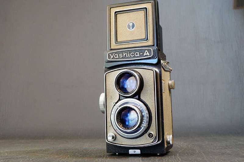 **RARE Grey** Yashica-A 6x6 TLR with Yashikor 80mm F3.5 Lens 120 Roll Film Camera **Great Condition*