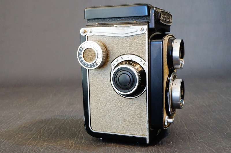 **RARE Grey** Yashica-A 6x6 TLR with Yashikor 80mm F3.5 Lens 120 Roll Film Camera **Great Condition*