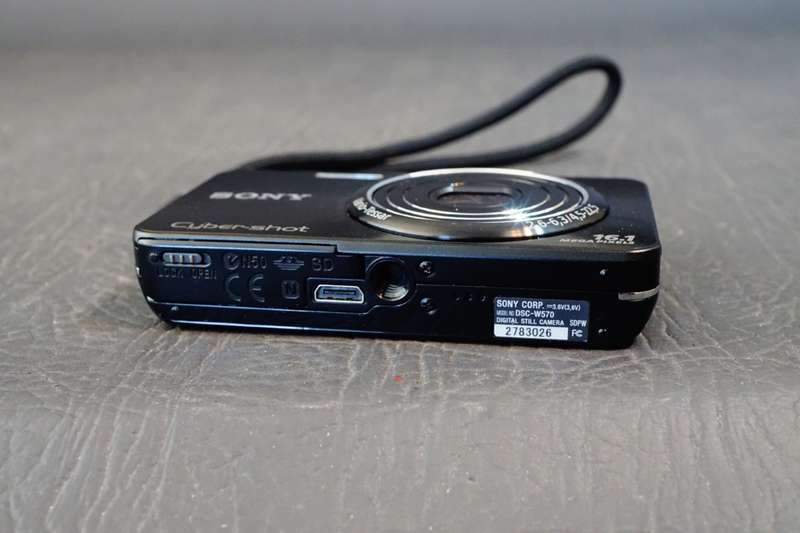Sony Cyber-Shot DSC-W570 16.1MP Digital Camera **Great Condition**
