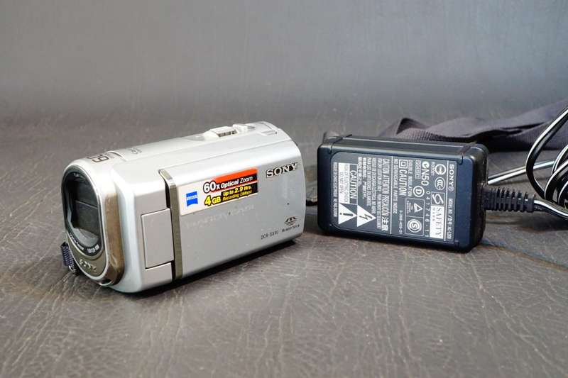 Sony Handycam DCR-SX40E Camcorder Digital Video Camera Recorder **Great Condition**