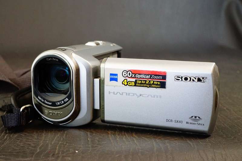 Sony Handycam DCR-SX40E Camcorder Digital Video Camera Recorder **Great Condition**