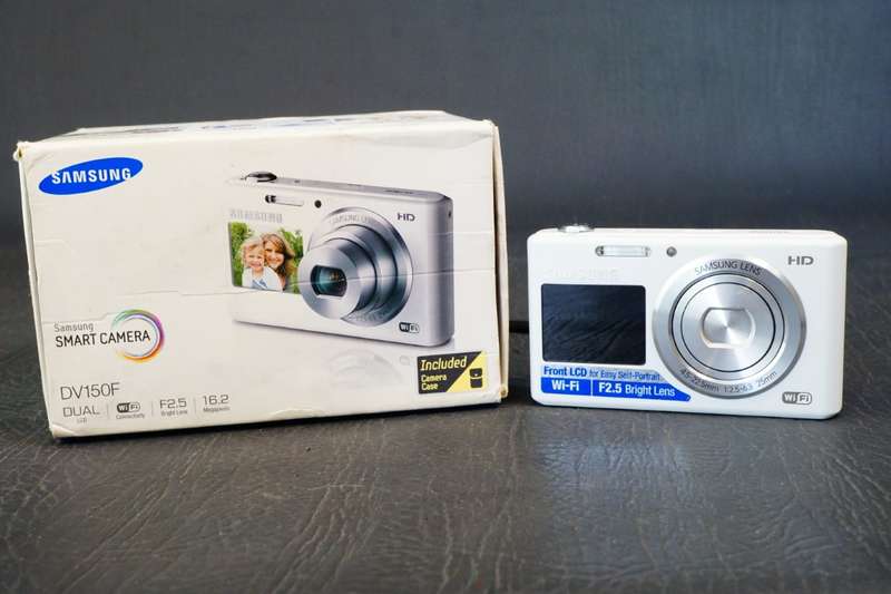 Samsung DV150F digital camera 16.2MP 5x optical zoom dual LCD screen with box