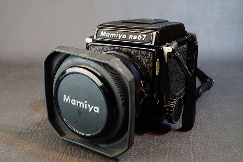 Mamiya RB67 Professional 6x7 120 Film Camera with Sekor 90mm F3.8 Lens and Hood **Great Condition**