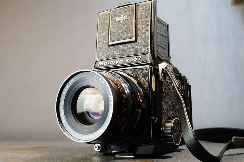 Mamiya RB67 Professional 6x7 120 Film Camera with Sekor 90mm F3.8 Lens and Hood **Great Condition**