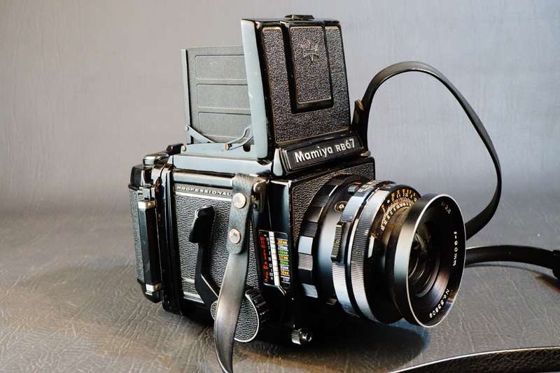 Mamiya RB67 Professional 6x7 120 Film Camera with Sekor 90mm F3.8 Lens and Hood **Great Condition**