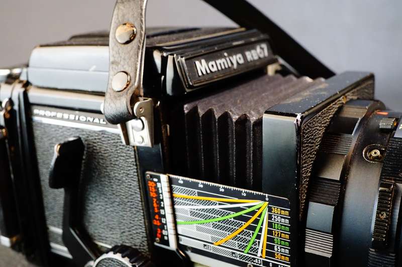 Mamiya RB67 Professional 6x7 120 Film Camera with Sekor 90mm F3.8 Lens and Hood **Great Condition**