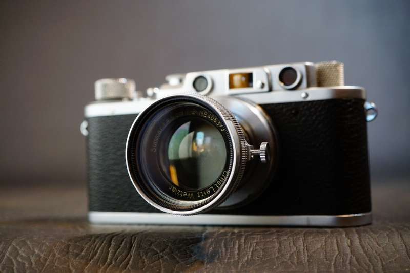 Leica IIIA (model G) Rangefinder Film Camera with Leica Summar 50mm F2 Lens **Great Condition**