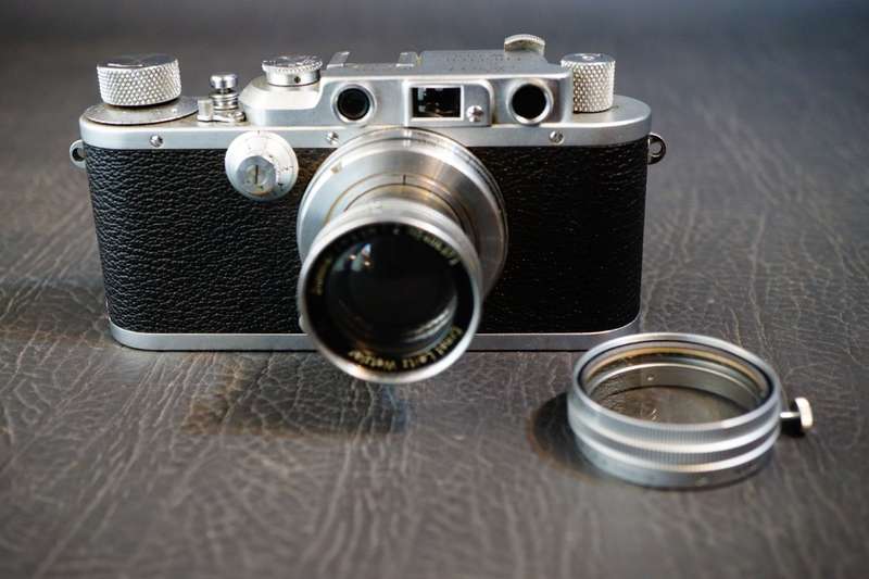 Leica IIIA (model G) Rangefinder Film Camera with Leica Summar 50mm F2 Lens **Great Condition**