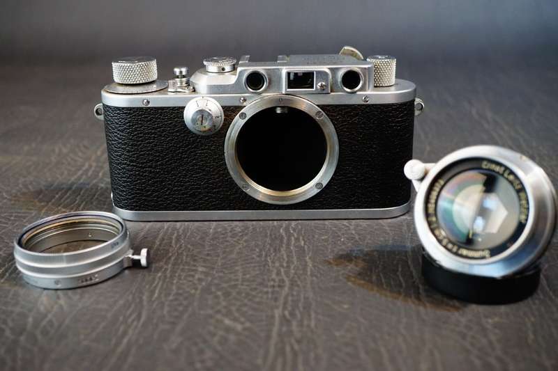 Leica IIIA (model G) Rangefinder Film Camera with Leica Summar 50mm F2 Lens **Great Condition**