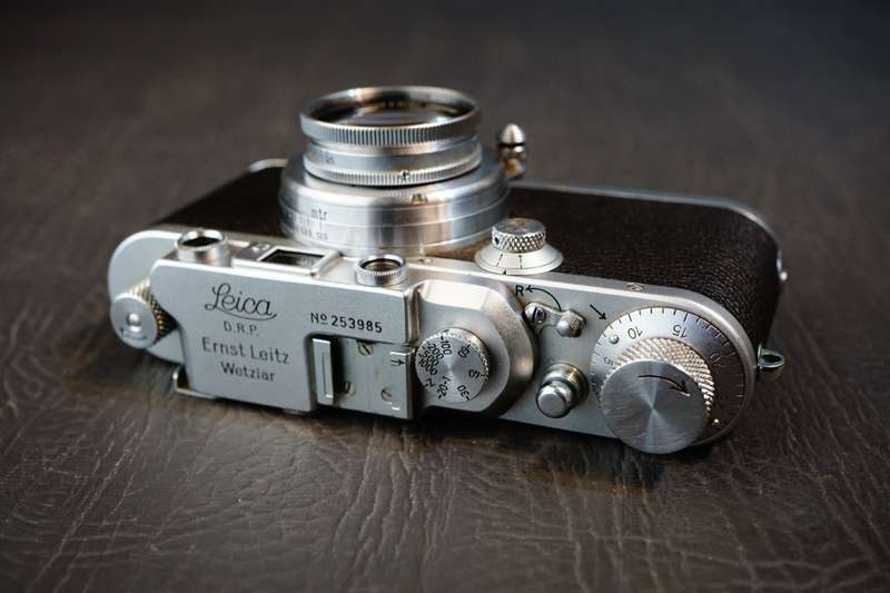 Leica IIIA (model G) Rangefinder Film Camera with Leica Summar 50mm F2 Lens **Great Condition**