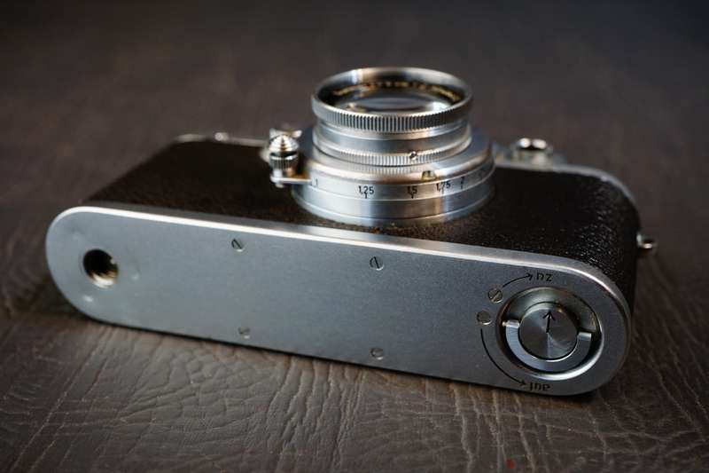 Leica IIIA (model G) Rangefinder Film Camera with Leica Summar 50mm F2 Lens **Great Condition**