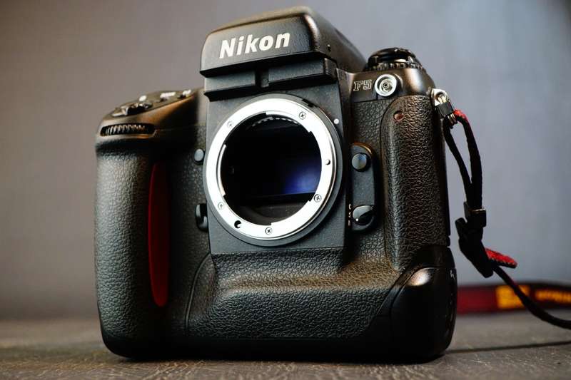 Nikon F5 Pro Level 35mm SLR Film Camera Body **Great Condition**