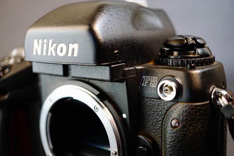 Nikon F5 Pro Level 35mm SLR Film Camera Body **Great Condition**
