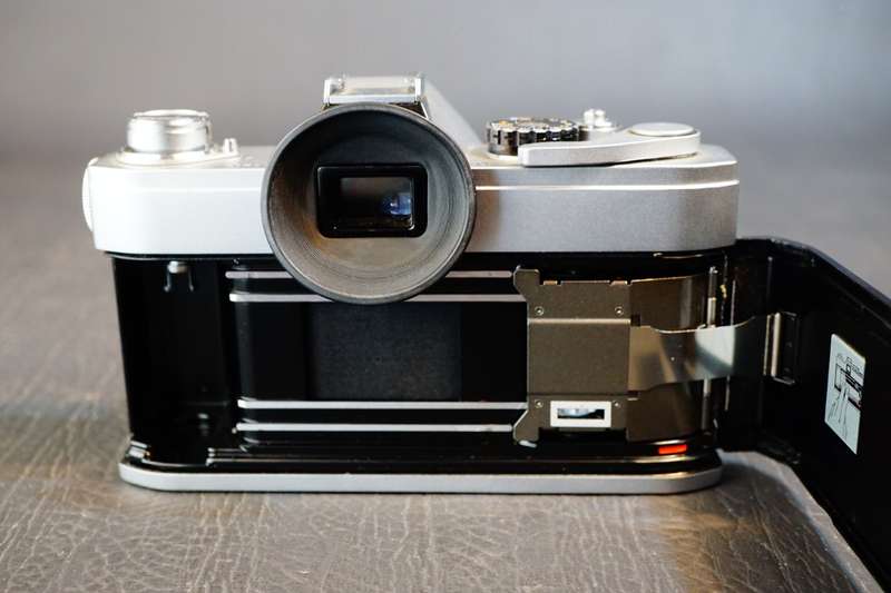 Canon FT 35mm SLR Camera with Canon FL 50mm F1.8 Lens  **Great Condition**
