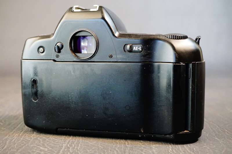 Nikon F90X 35mm SLR Film Camera Body **Good Condition**