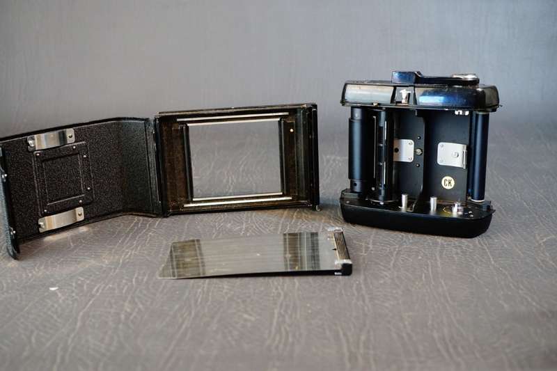 Mamiya RB67 Pro 6x7 120 Roll Film Back Holder **Great Condition**
