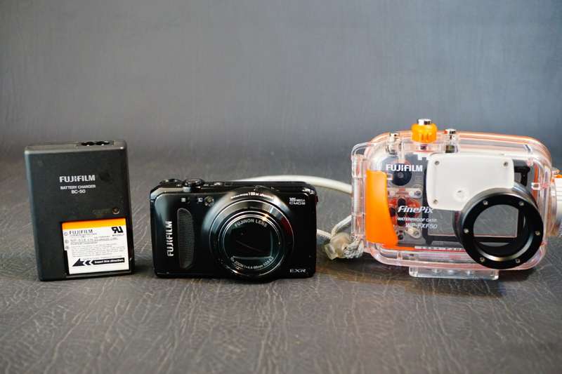 Fujifilm FinePix F660 EXR 16.0MP Digital Camera + Fujifilm WP-FXF50 Underwater Housing **Well Used**