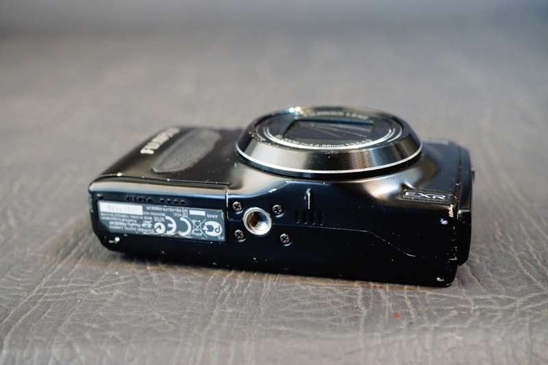 Fujifilm FinePix F660 EXR 16.0MP Digital Camera + Fujifilm WP-FXF50 Underwater Housing **Well Used**