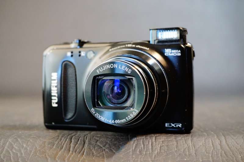 Fujifilm FinePix F660 EXR 16.0MP Digital Camera + Fujifilm WP-FXF50 Underwater Housing **Well Used**
