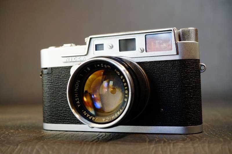 Yashica YF Nicca 35mm Rangefinder Film Camera with Yashinon 5cm F1.8 Lens **Great Condition**