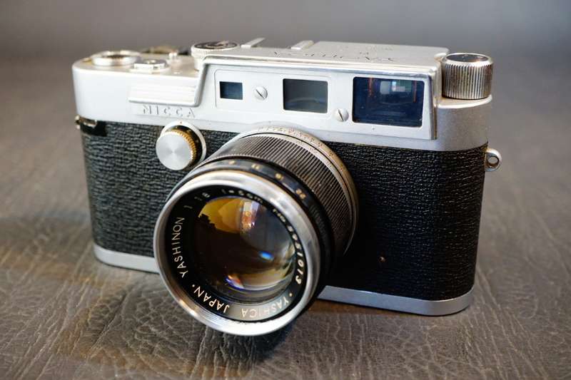 Yashica YF Nicca 35mm Rangefinder Film Camera with Yashinon 5cm F1.8 Lens **Great Condition**