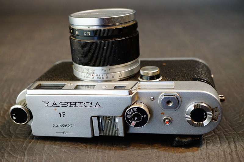 Yashica YF Nicca 35mm Rangefinder Film Camera with Yashinon 5cm F1.8 Lens **Great Condition**