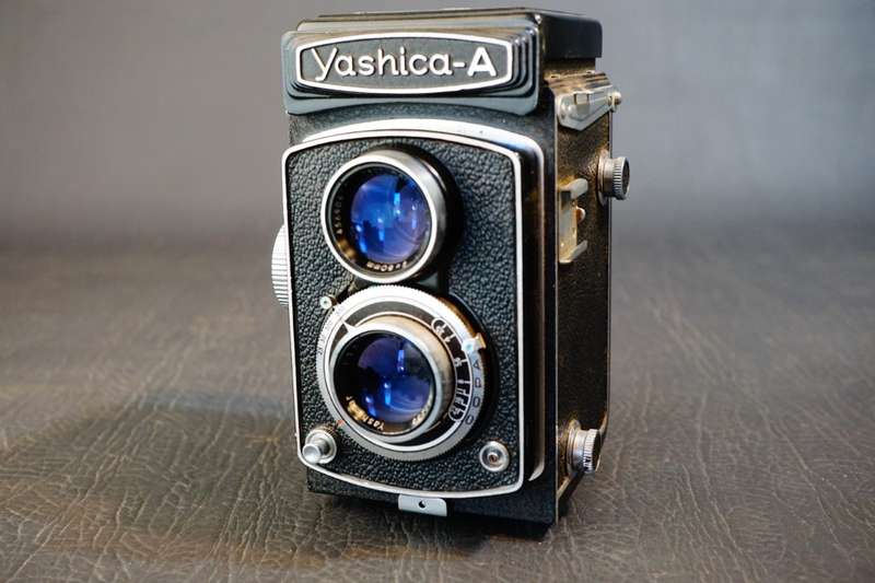 Yashica-A 6x6 TLR with Yashimar 80mm F3.5 Lens 120 Roll Film Camera **Great Condition**