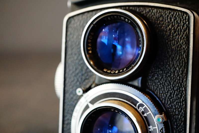 Yashica-A 6x6 TLR with Yashimar 80mm F3.5 Lens 120 Roll Film Camera **Great Condition**
