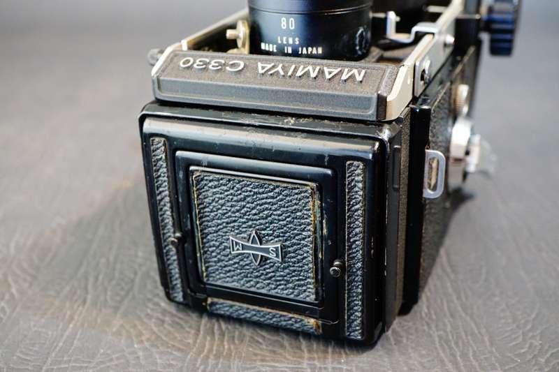 Mamiya C330 Proffesional TLR 120 Roll Film Camera with Blue Dot 80mm F2.8 Lens **Good Condition**