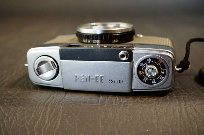 **Half Frame** Olympus Pen EE-2 with working Red Flag 35mm Half Frame Film Camera **Good Condition**