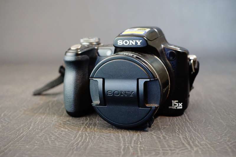 Sony Cyber-shot DSC-H50 Compact Bridge Digital Camera 9MP CCD 15x Zoom **Good Condition**