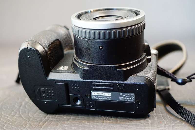 Fujifilm FinePix S Series S5500 4.0MP Digital Camera uses AA batteries  **Good Condition**