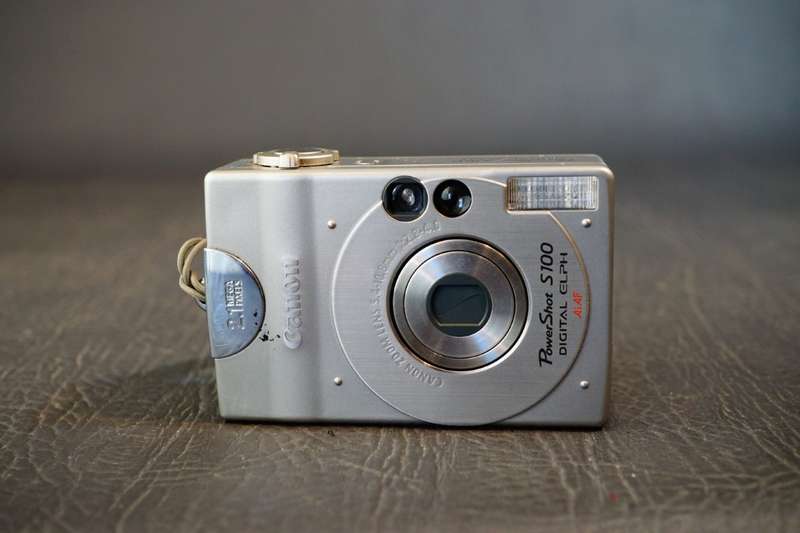 Canon Powershot S100 Digital ELPH 2.1 MP Camera