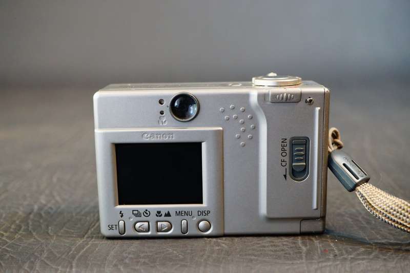 Canon Powershot S100 Digital ELPH 2.1 MP Camera