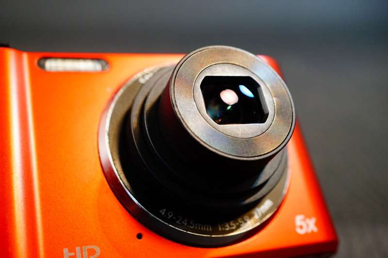 Samsung ES91 - 14.2MP - 5x Zoom - Digital Camera **Great Condition**