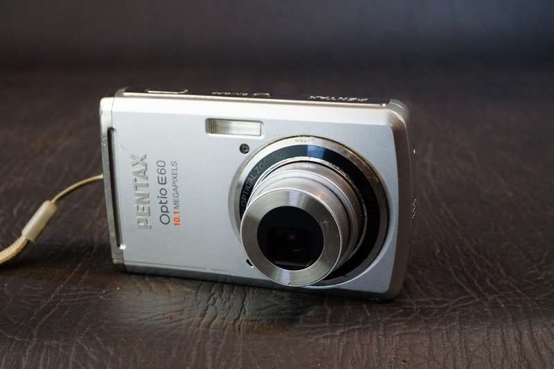 Pentax Optio E60 10.1MP Compact Digital Camera uses AA Batteries  **Good Condition**