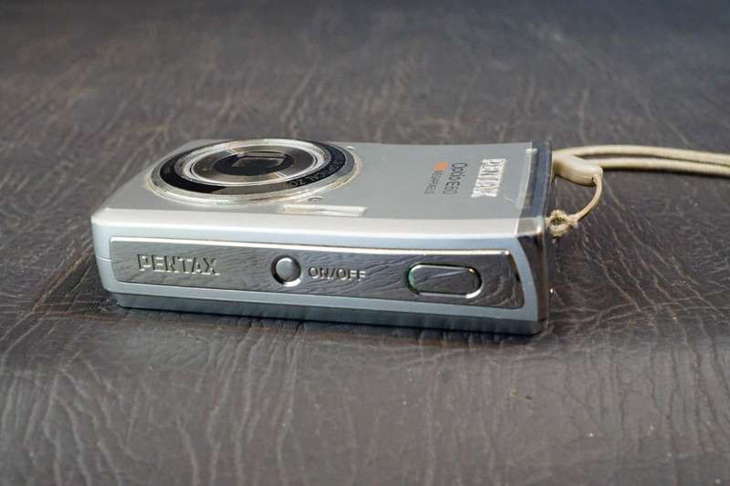 Pentax Optio E60 10.1MP Compact Digital Camera uses AA Batteries  **Good Condition**
