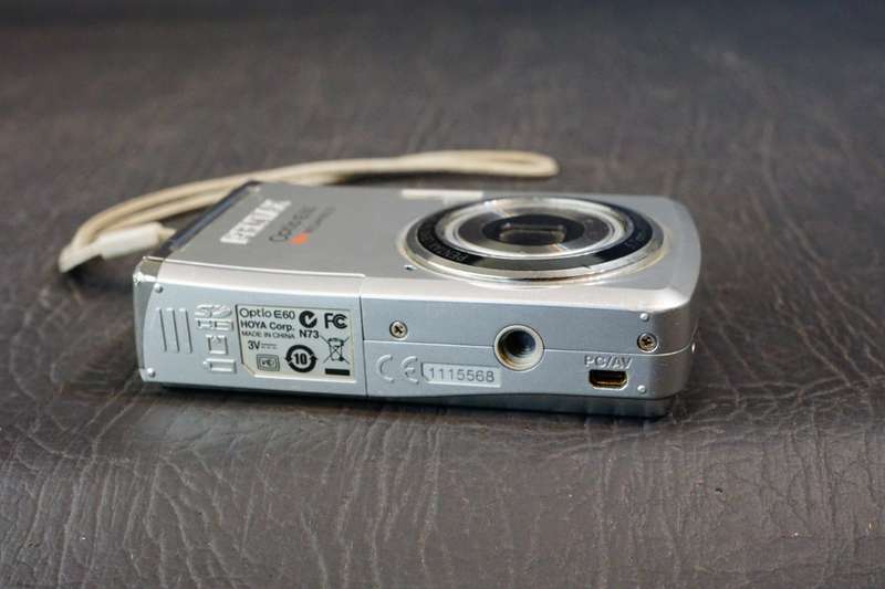 Pentax Optio E60 10.1MP Compact Digital Camera uses AA Batteries  **Good Condition**