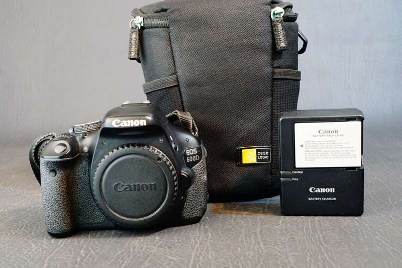 Canon EOS 600D / Rebel T3I 18.0MP Digital SLR Camera Body **Great Condition**
