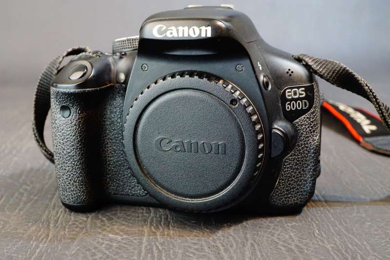 Canon EOS 600D / Rebel T3I 18.0MP Digital SLR Camera Body **Great Condition**
