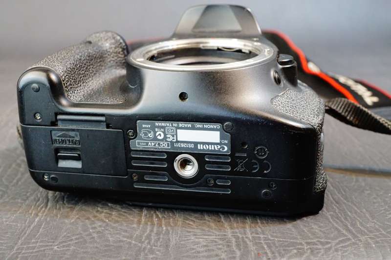 Canon EOS 600D / Rebel T3I 18.0MP Digital SLR Camera Body **Great Condition**