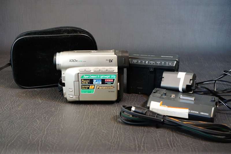 Panasonic NV-DS33 Mini DV Tape Digital Video Camera + Accessories & Bag **Great Condition**