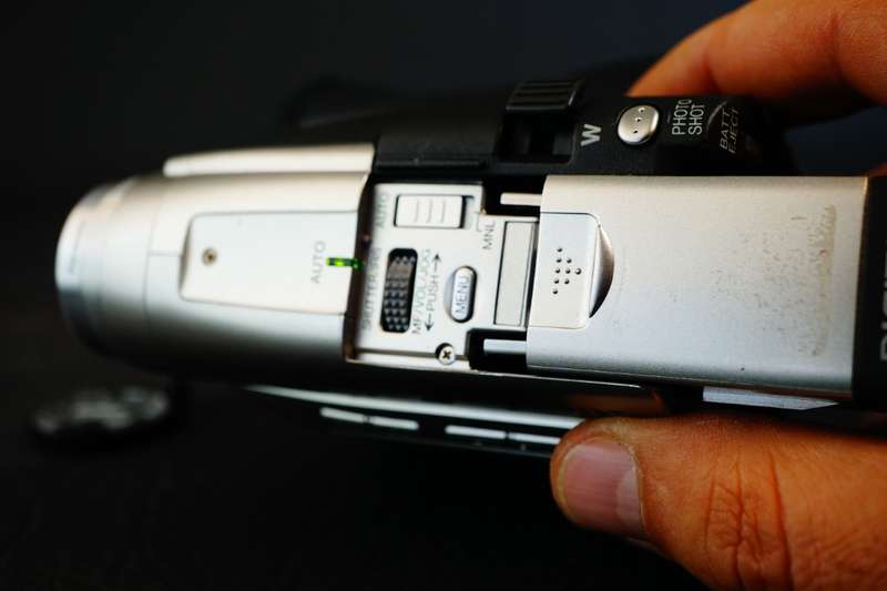 Panasonic NV-DS33 Mini DV Tape Digital Video Camera + Accessories & Bag **Great Condition**
